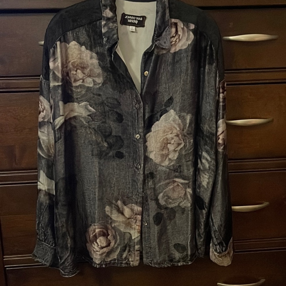 Johnny Was velvet button down. S/M/L